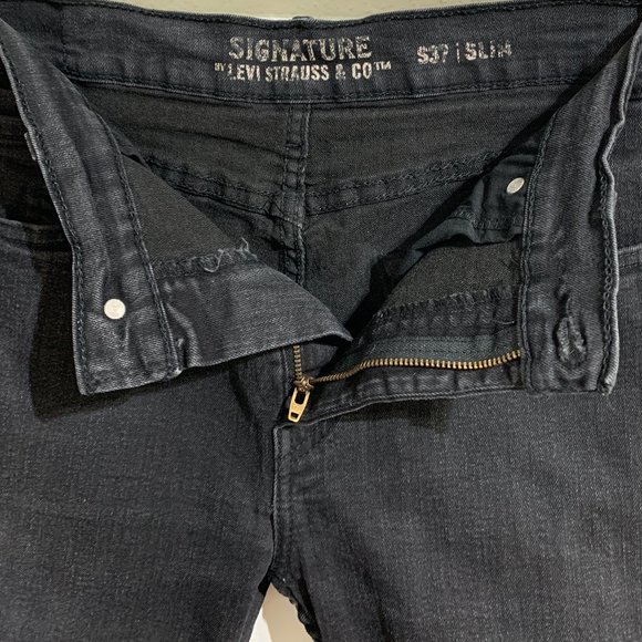 Pre-loved, Signature By Levi Strauss & Co. Black Distressed Unisex Jean, 32x30 - Picture 13 of 16